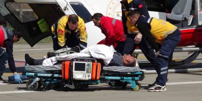 Ambulans helikopter zamanla yarıştı, kalp krizi geçiren hasta hayata tutundu