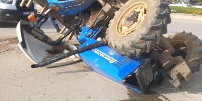 Çorum’da traktör ile ambulans çarpıştı: 1 yaralı