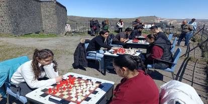 Kars Kalesi’nde satranç heyecanı