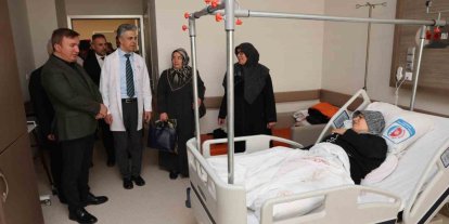 Vali Aydoğdu, hastaların durumu hakkında bilgi aldı