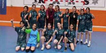 Ziya Gökalp Ortaokulu Kız Futsal Takımı Bölge Birincisi Oldu