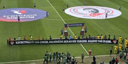 Kocaeli’de tribünler sustu, çocuklar için yas tutuldu