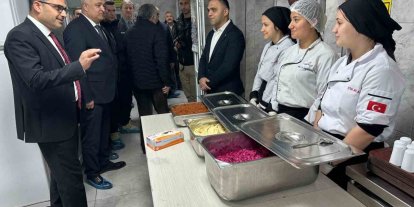 Aşçı adayı lise öğrencileri günde 10 bin kişi için yemek hazırlıyor