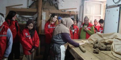 Bayburt’ta gönüllü gençler tarih ve doğayla buluştu