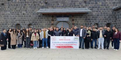 Kars’ta Turizm Haftası’nda Öğrenciler Harp Tarihi Müzesi’nde ağırlandı