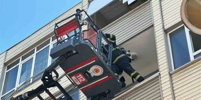 Balkonda yanan kitaplar paniğe neden oldu