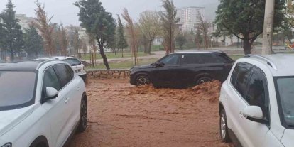 Silvan’ı sel vurdu