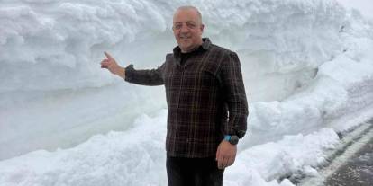 Nisan ortasında kış geri döndü: Kars-Erzurum karayolu beyaza gömüldü