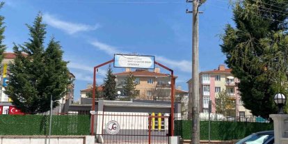 Okul çevresindeki ‘şüpheli’ ekipleri harekete geçirdi