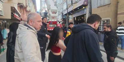 Alkolün etkisindeki kadın polise zor anlar yaşattı