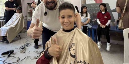 Öğrencilerin yüzü gülsün diye iş yerinin kapısına kilit vurdu