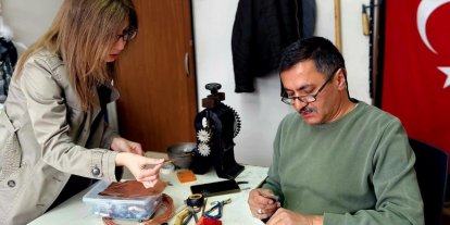 40 yıldır altın, gümüş ve bakıra ateşle şekil veriyor