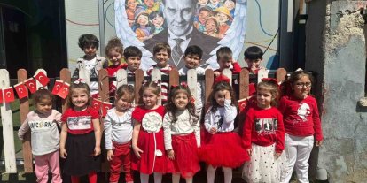Efeler’in minikleri 23 Nisan’ı kutladı