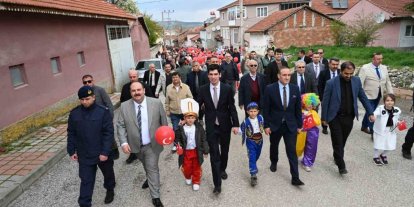 İlçede 23 Nisan öncesi coşkusu yürüyüşle taçlandı