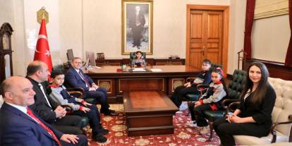 Namık Kemal İlkokulu Öğrencileri Valilikte