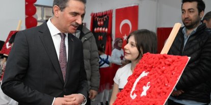 Çocuklardan anlamlı "bayrak" vurgulu çalışma