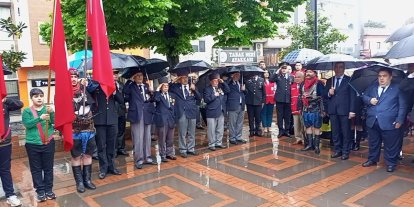 Nazilli’de 23 Nisan yağmur altında kutlandı