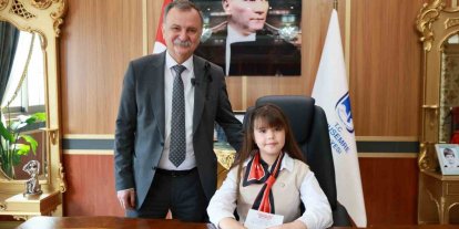 Başkan Balaban 23 Nisan’da koltuğunu çocuklara devretti