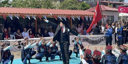 Miniklerden büyük mesaj: "Savaşlar Dursun, Dünya Çocuklara Kalsın"