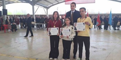 Hisarcık’ta başarılı öğrenciler ödüllendirildi