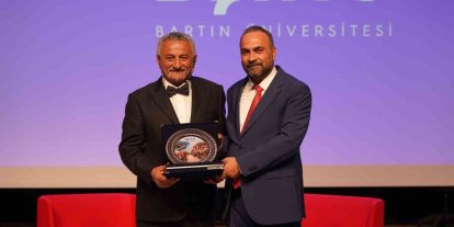 Ünlü saç stilisti üniversite öğrencileriyle buluştu