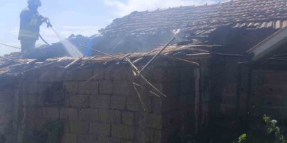 Kumlu’da müstakil ev yangını