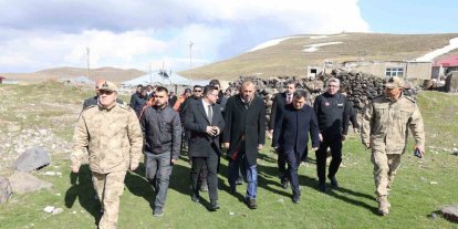 Ağrı Valisi Önder Bozkurt deprem bölgesinde