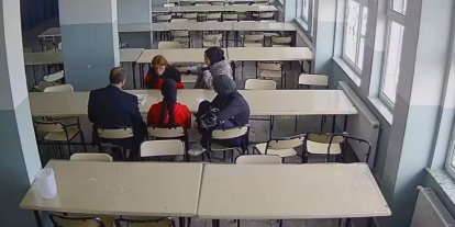 Öğrencisini Heimlich manevrasıyla kurtardı