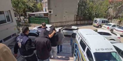 Sosyal medya üzerinden fuhuşa aracılık yapan 5 şüpheli yakalandı