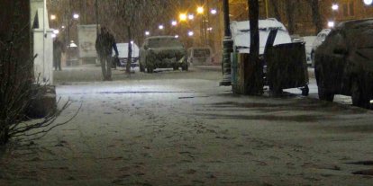 Kars’ta bahar yerini kışa bıraktı: Kar yağışı kenti beyaza bürüdü