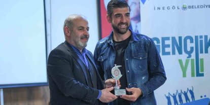 İnegölspor kalecisi Bekir Sevgi ’yılın en iyi sporcusu’ seçildi