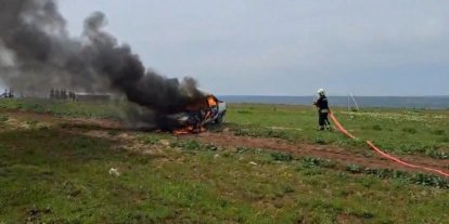 Gaz kaçağı bulunan otomobil alevlere teslim oldu