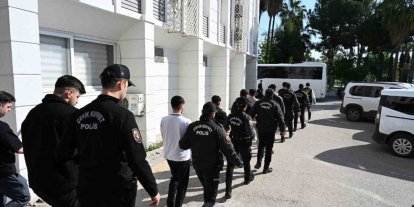 Mersin’de dolandırıcılık şebekesi çökertildi: 100 milyonluk para trafiği ortaya çıktı