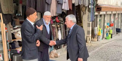 Başkan Karamehmetoğlu esnaf ve halkla bir araya geldi