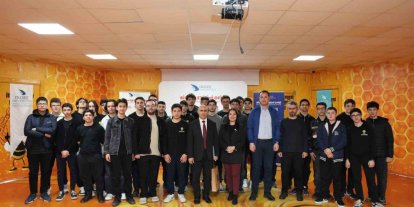 Yapay zeka ve geleceğin teknolojileri lise öğrencileriyle buluştu