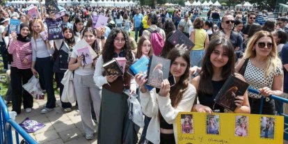 İZKİTAP’ta edebiyat şöleni yaşanıyor