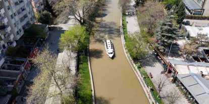Porsuk Çayı kahverengiye döndü