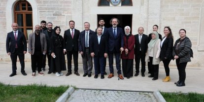 AK Parti İstanbul Milletvekilleri, cuma günleri sahaya inerek vatandaşlarla buluşuyor