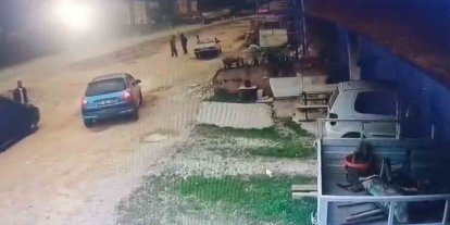 Önce konuştu, sonra çarptı: O anlar kameraya yansıdı