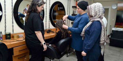 Kadınlar DİSMEK’te meslek öğreniyor