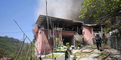 Yangında eşyalar küle döndü, Kur’an-ı Kerim zarar görmedi