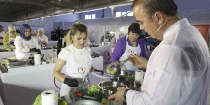 Adana’da kadınlar aşçılık atölyesinde eğitim aldı