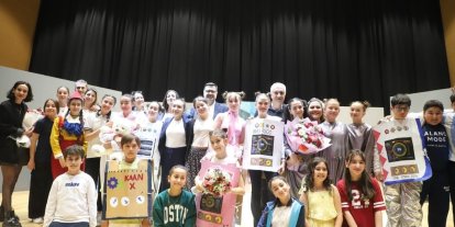 Turgutlu’da minik oyuncular büyüledi