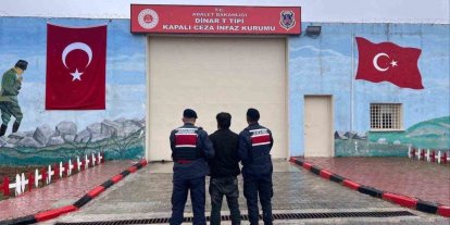 Jandarma farklı suçlardan aranan 34 kişiyi yakaladı