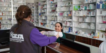 Başkan Zencirci, eczane teknisyenlerini unutmadı