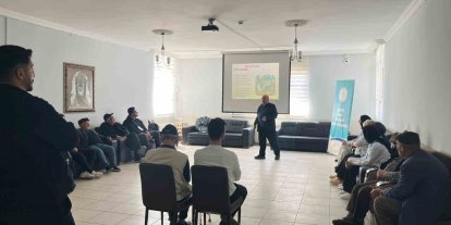 Bayburt’ta huzurevi sakinlerine akılcı ilaç kullanımı anlatıldı