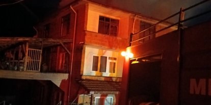 Bolu’da 3 katlı binada yangın çıktı
