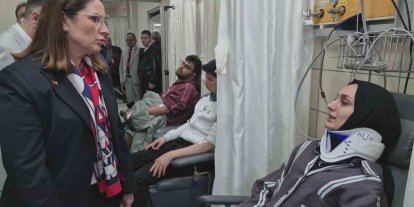 Bartın’daki feci kazanın ardından Vali Arslan yaralıları hastanede ziyaret etti