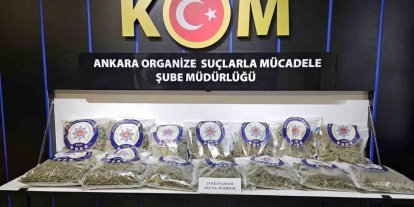 Silah kaçakçılığı ihbarında 25 kilogram uyuşturucu yakalandı
