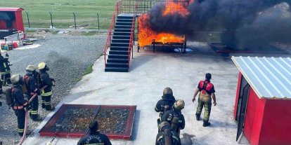 Üniversite öğrencilerine uygulamalı itfaiyecilik eğitimi